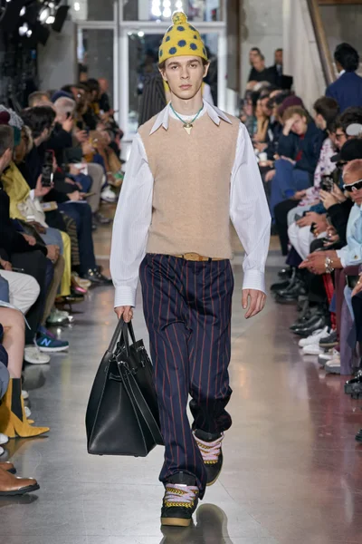 Look 29